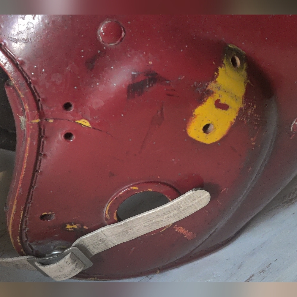 💛 Limited Time Sale💛Vintage Football Helmet & Spalding Vintage Football - Picture 6 of 6